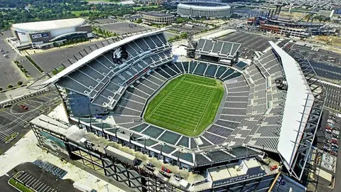 “澳网男单首轮激战：张之臻迎战鲁内，精彩瞬间重温”