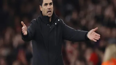 稚童用可乐瓶垂钓，成果丰硕